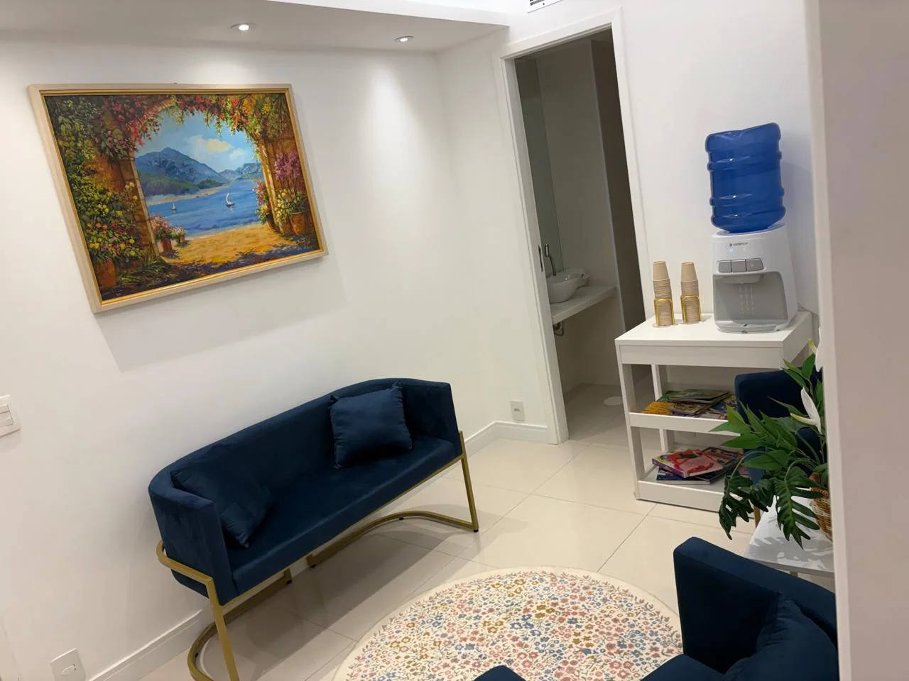 Sala de espera do consultório da Dra. Giuliana